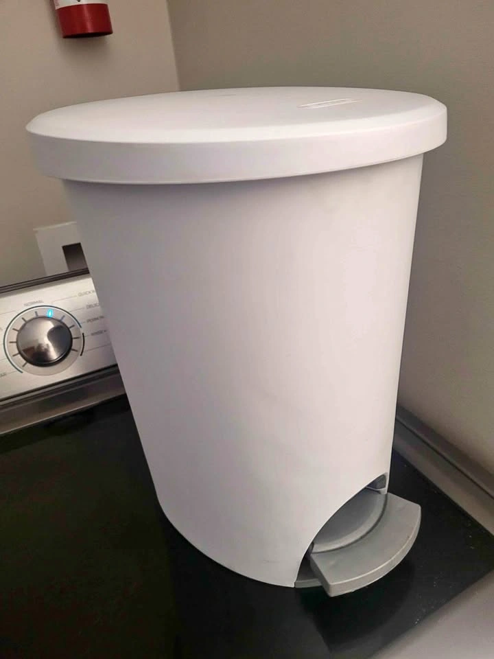 NEW White Plastic Step-On Trash Can with Inner Liner