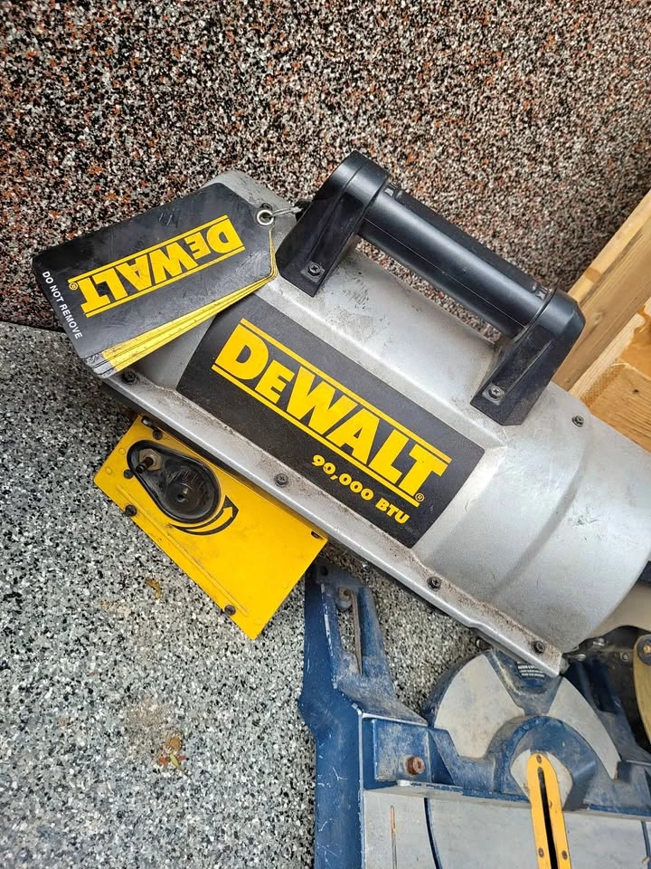 DEWALT 90,000 BTU Forced Air Propane Heater