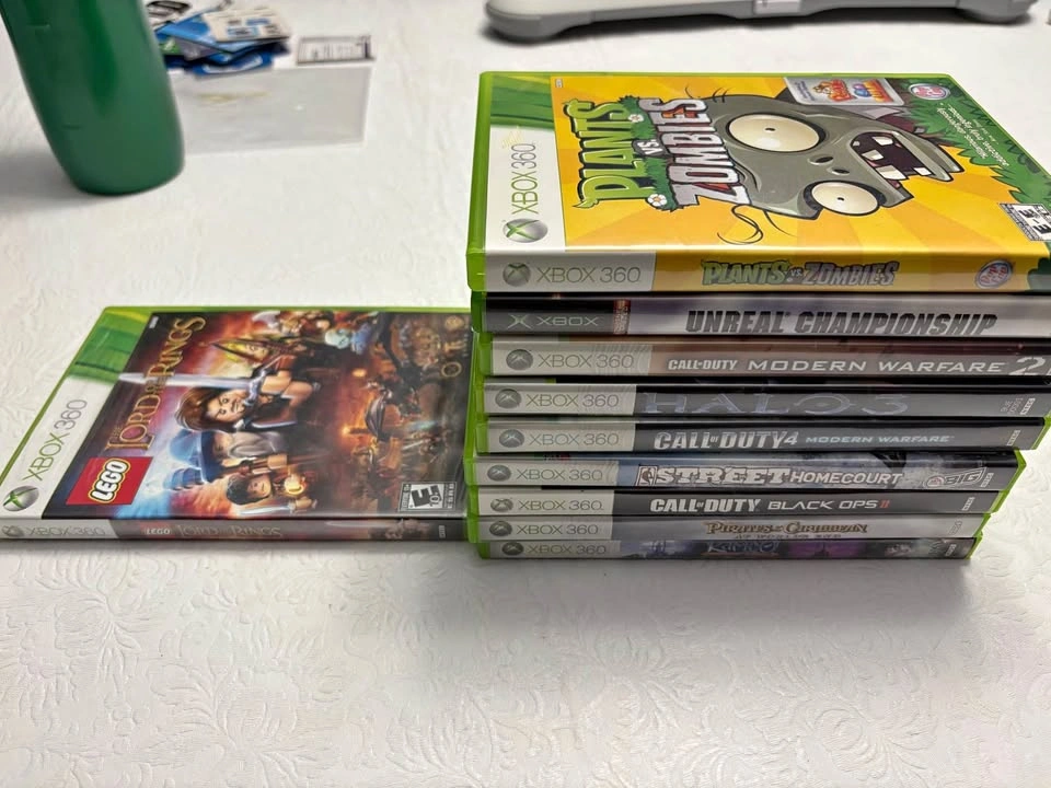 Xbox 360 Games Bundle - Call of Duty, Halo, Plants vs Zombies