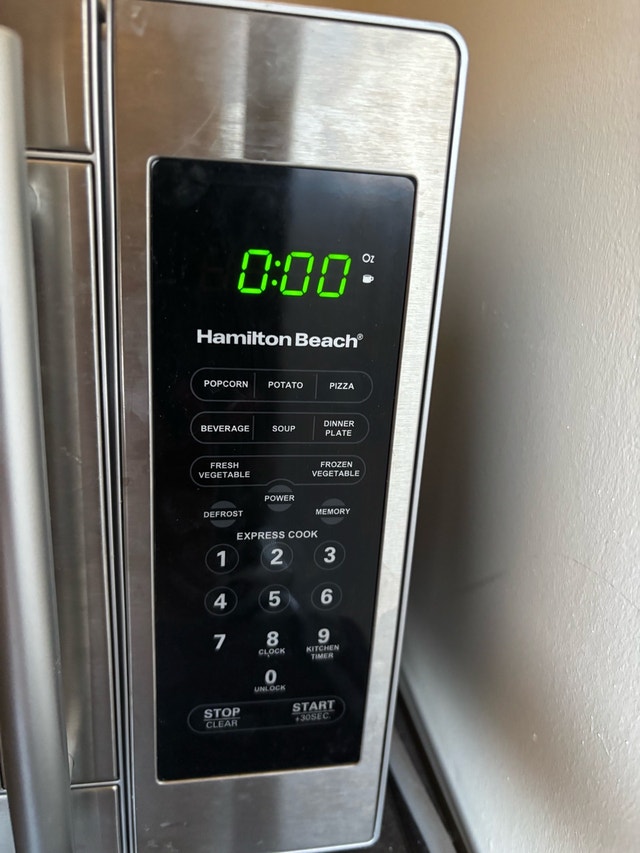 Hamilton Beach Microwave - photo 2