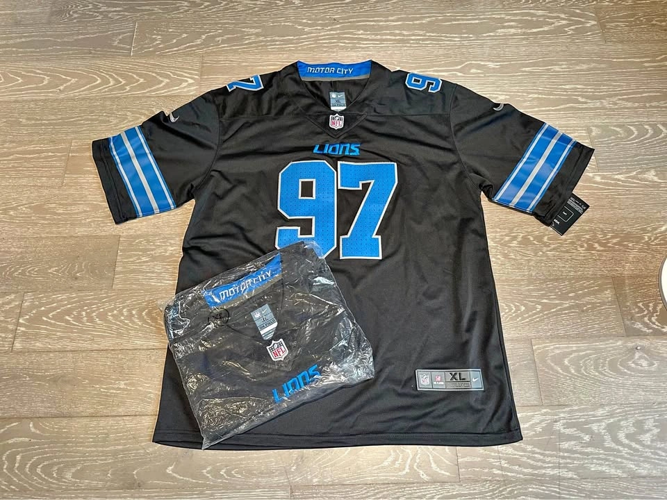 🏈 Nike Detroit Lions Aidan Hutchinson #97 Black Jersey – XL