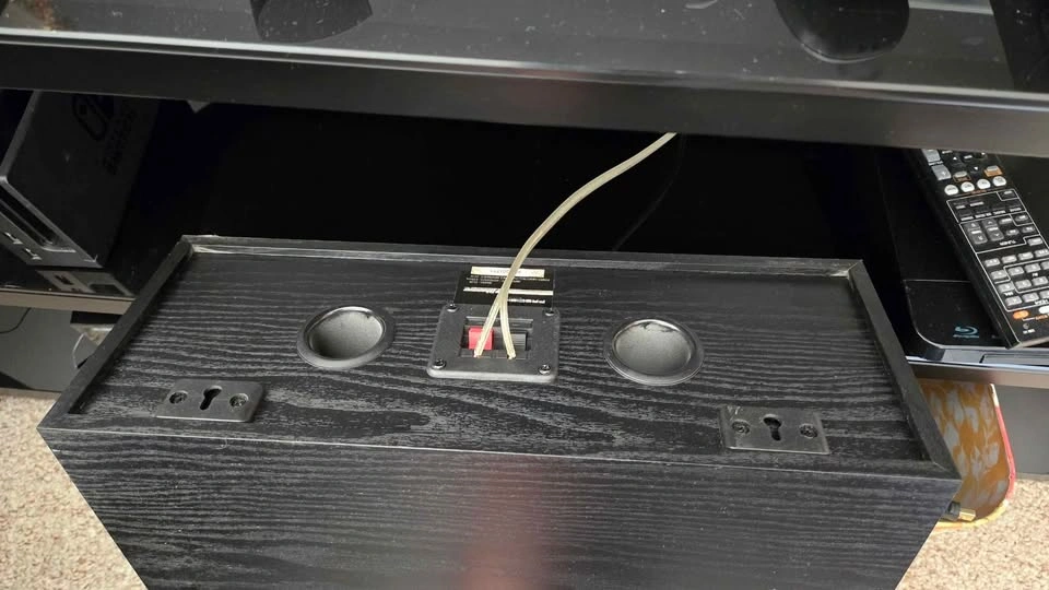 Center channel speaker - photo 2