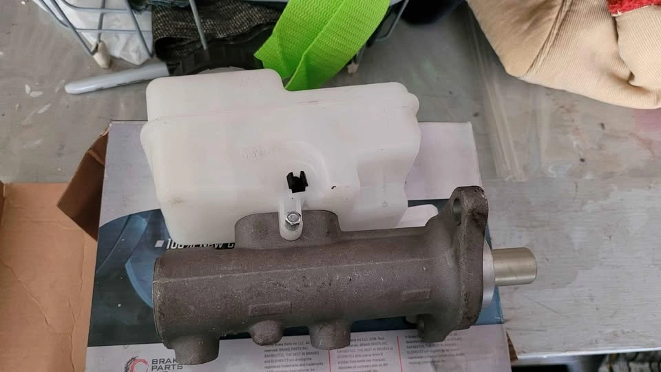 Master cylinder Raybestos MC391072 (fits Nissan Titan) - photo 5