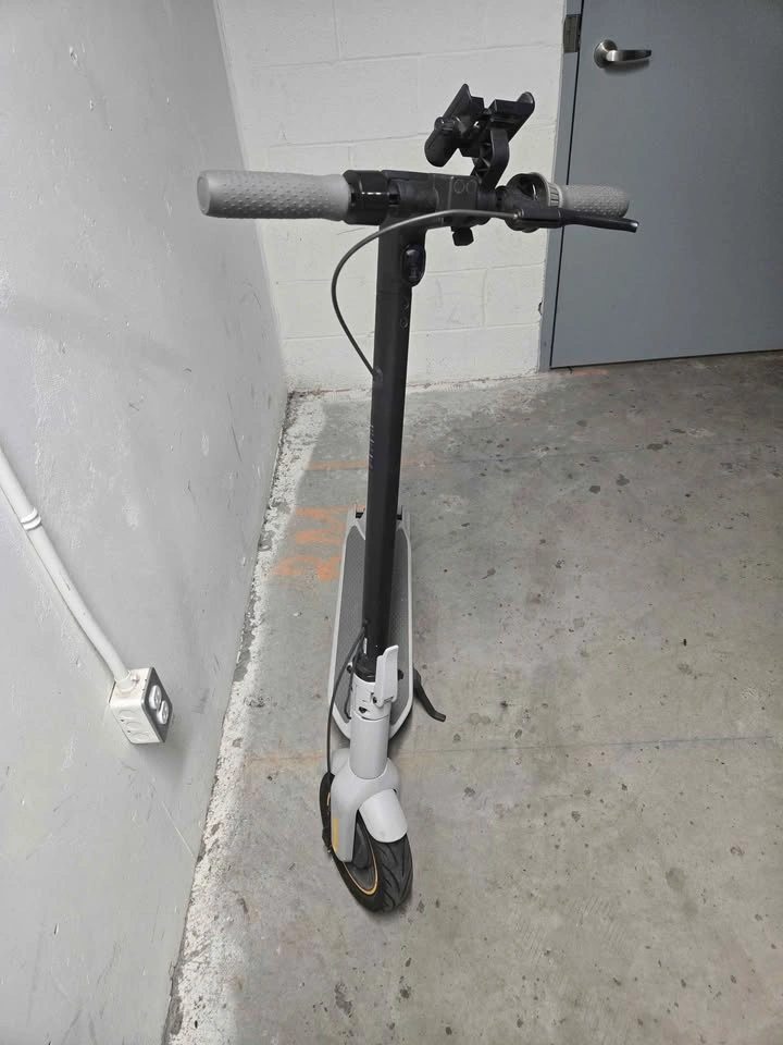 Segway Ninebot MAX G30LP + Accessories - photo 2