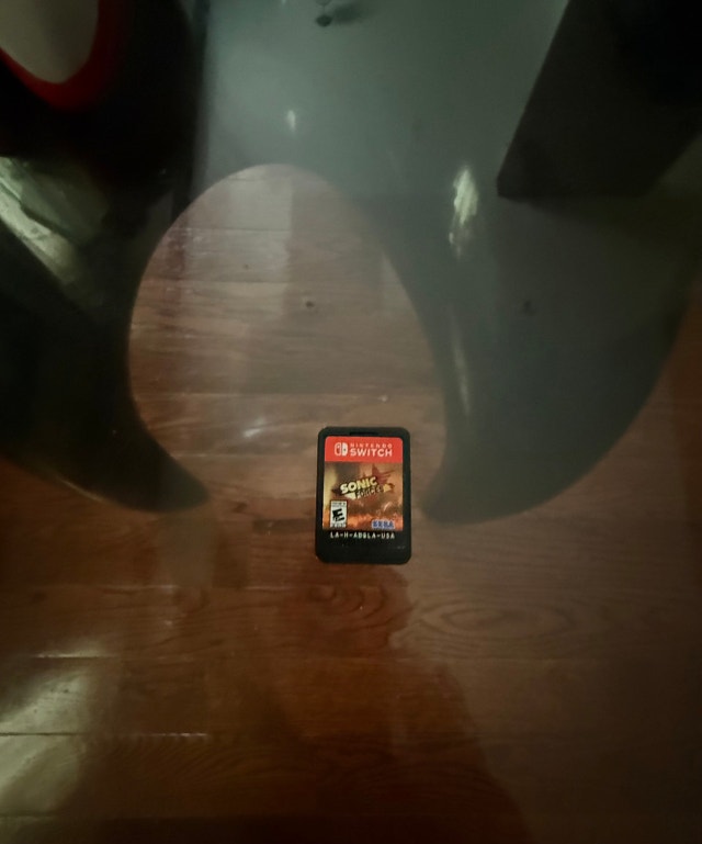 Nintendo Switch Bundle – Dock, Case, Extra Controller & Sonic - photo 3