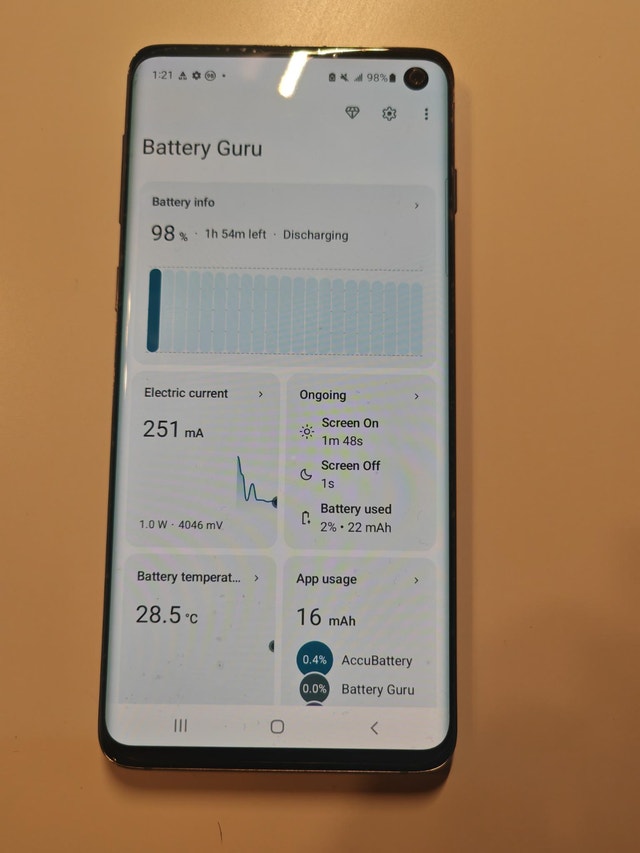 Samsung Galaxy S10 128GB Smartphone - Very Good Condition - photo 3