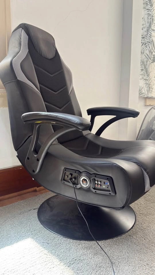 X Rocker Gaming Chair with in-built Speaker - photo 2