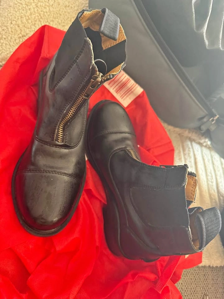 Auken Classic Zip Paddock Boot Kids Size 4