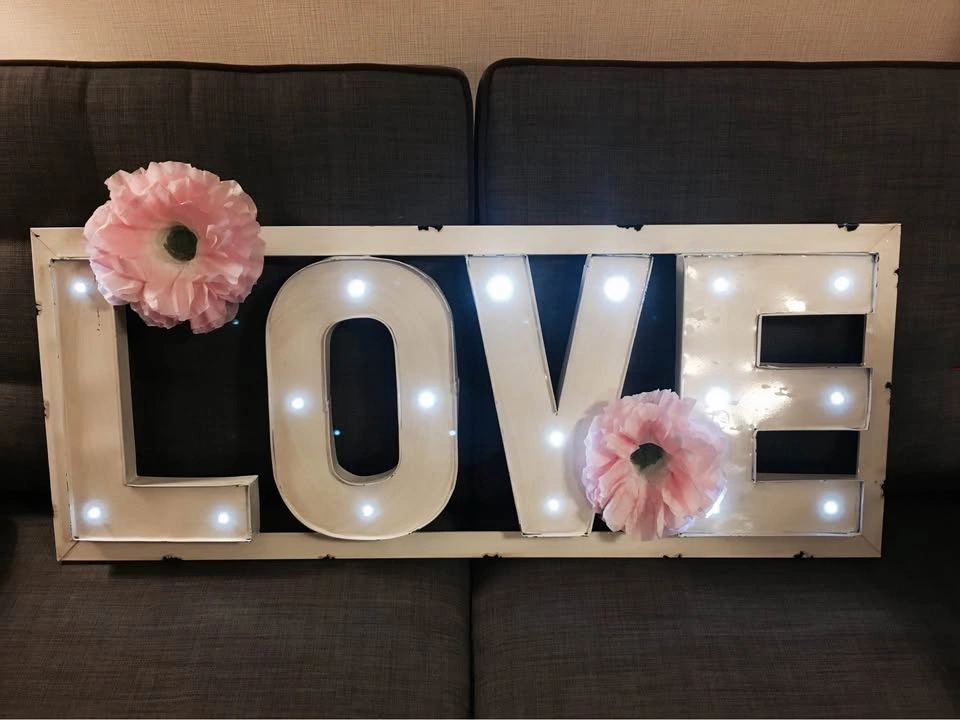 Light Up LOVE Sign - photo 2