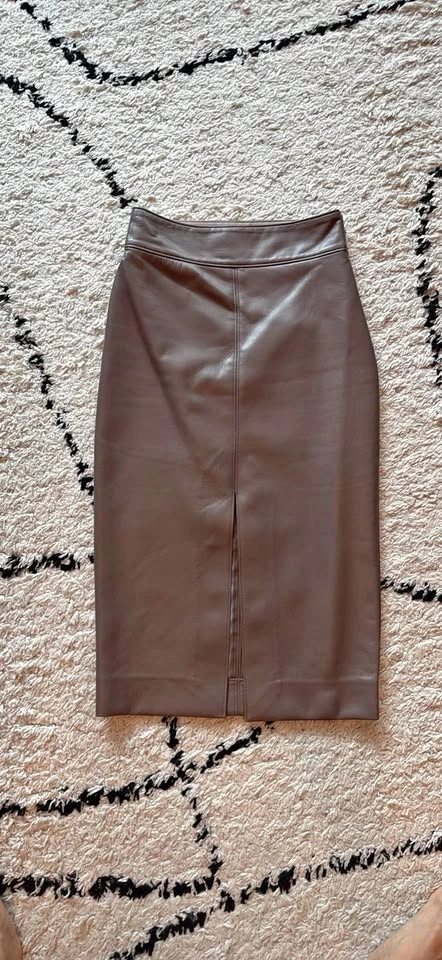 Babaton Aritzia vegan leather pencil skirt 00