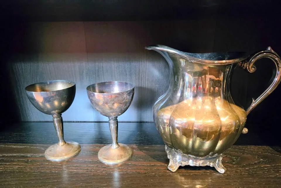 Silverplate Water Pitcher Set with Gravy Boat & Chalices - photo 5