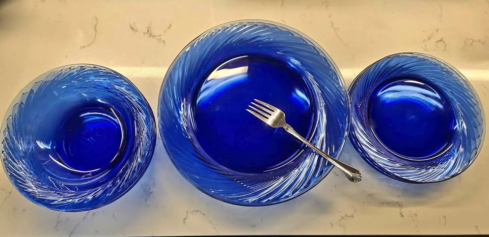 Cobalt Blue Swirl 12-Piece Dinnerware Set (4 Place Settings) - N