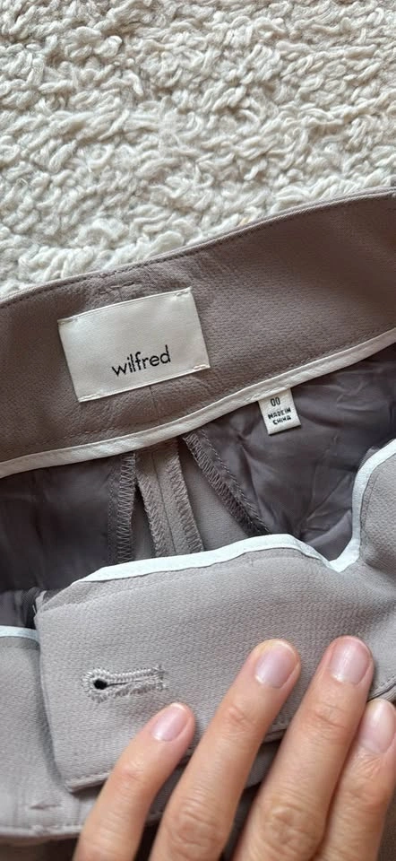 Wilfred Aritzia shorts 00 with belt - photo 3