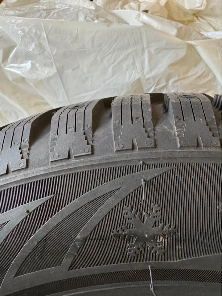 235/60/R16 Brand New WinterTrek tires on rims set of 4 - photo 4