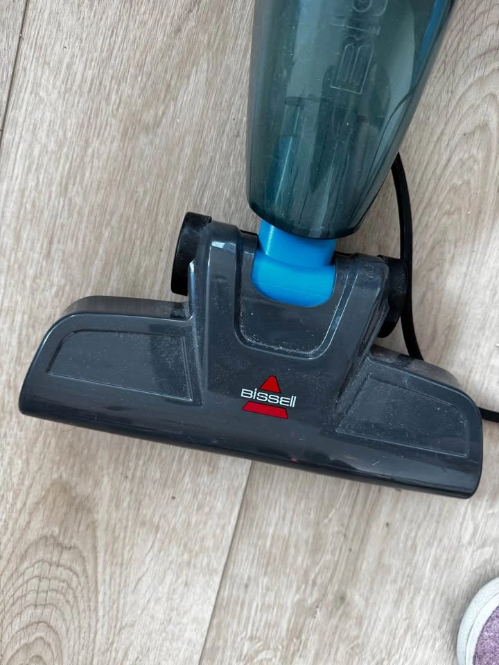 Bissell Lightweight Vacuum - photo 3