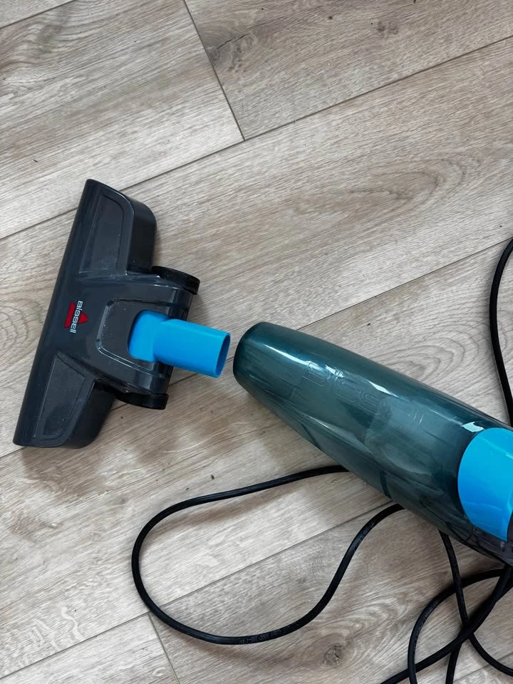 Bissell Lightweight Vacuum - photo 4