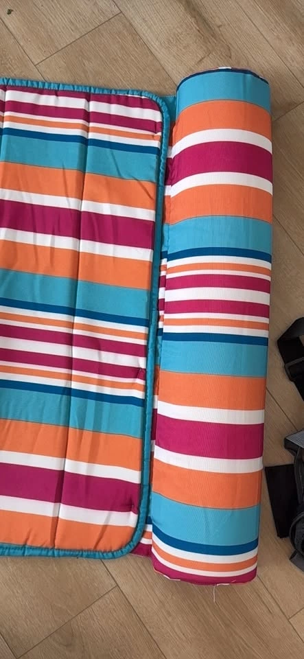 Roll-up Beach Mat with Memory Foam Pillow - photo 2