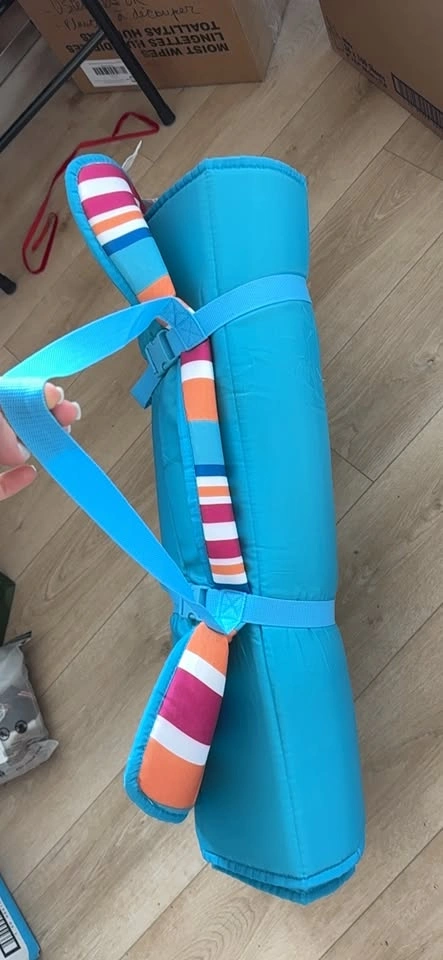 Roll-up Beach Mat with Memory Foam Pillow - photo 3