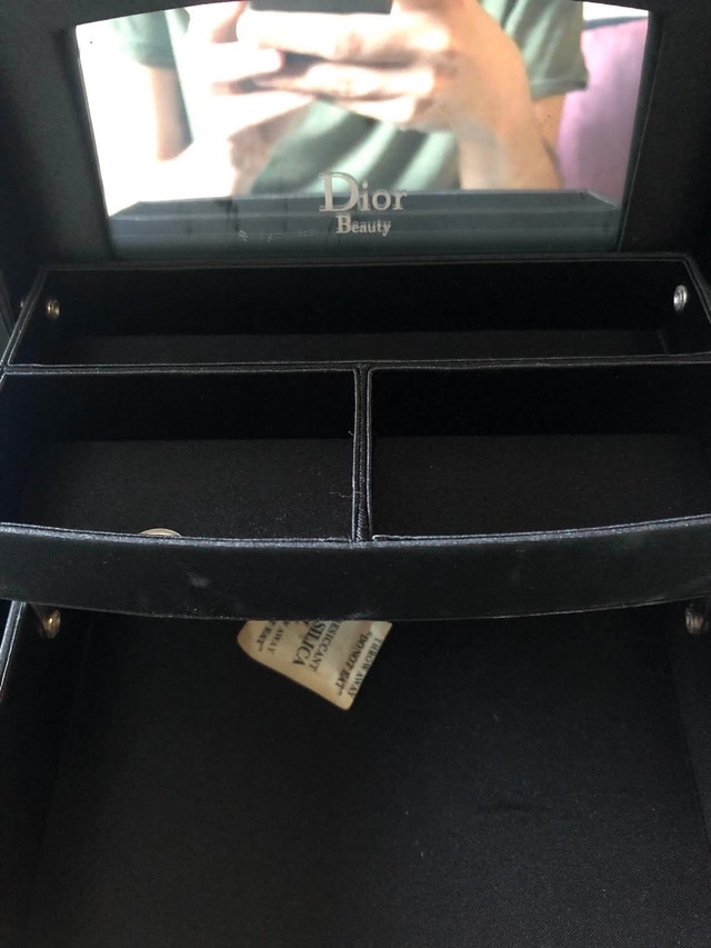 New and unused Dior Vanity Case - photo 2