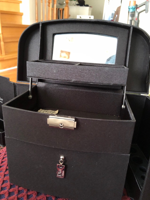 New and unused Dior Vanity Case - photo 4