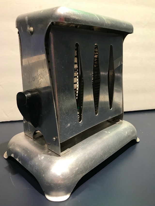 Danby Toaster Model A-100 - photo 2