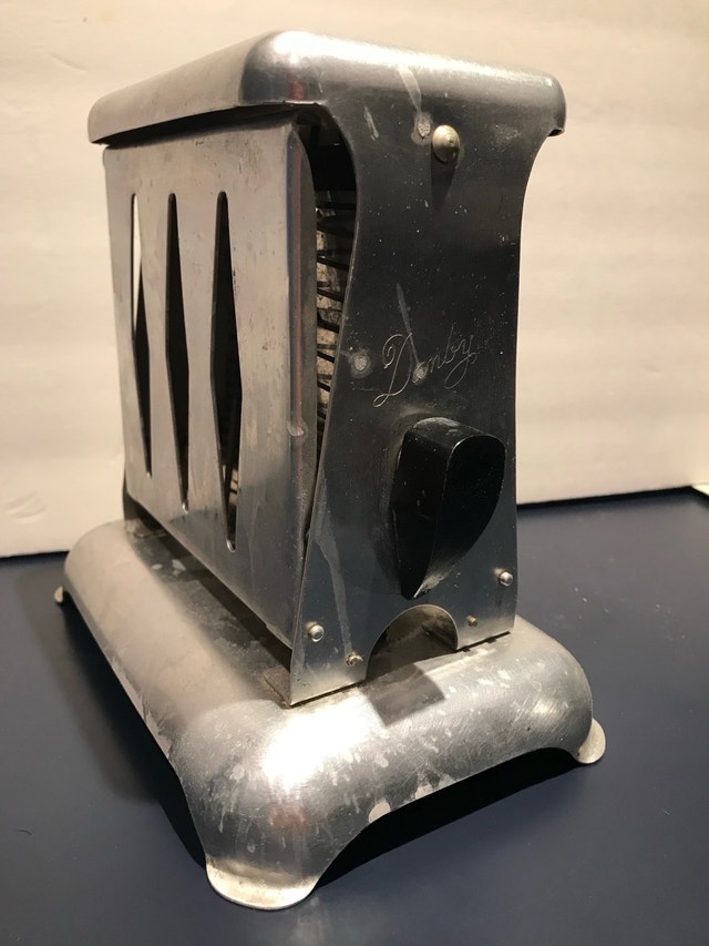 Danby Toaster Model A-100 - photo 4