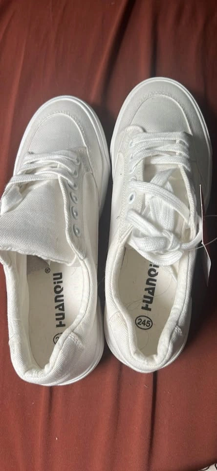 Huanqiu White Canvas Sneakers
