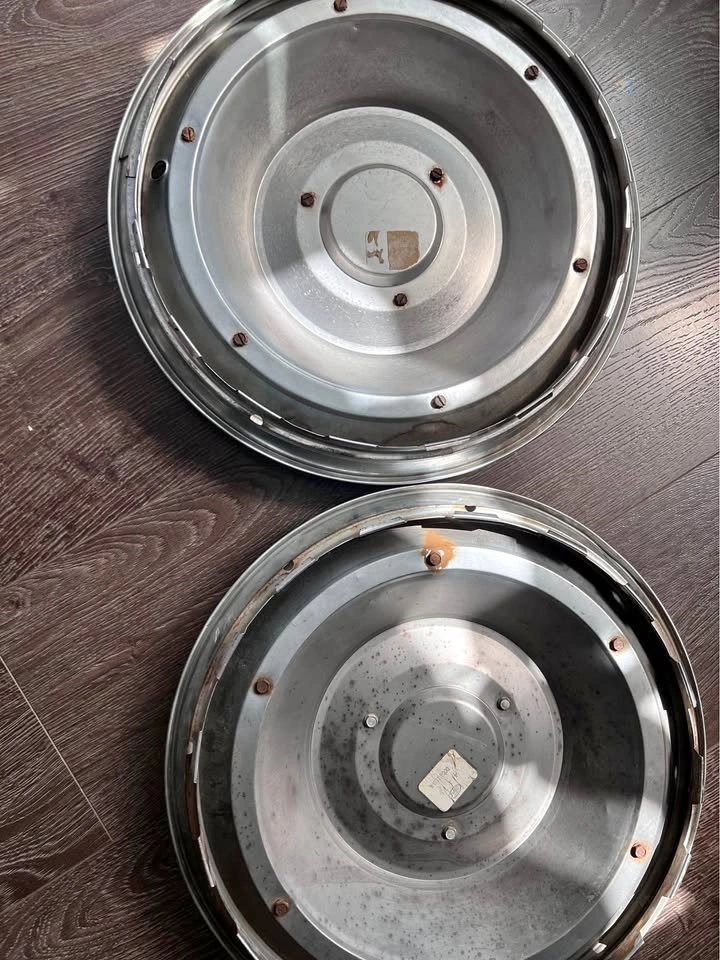 Vintage 1971 Ford Torino Mustang Fairlane Wheel Covers
