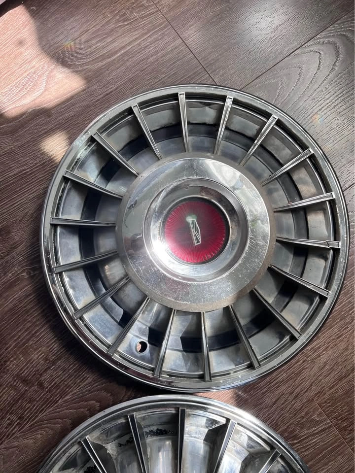 Vintage 1971 Ford Torino Mustang Fairlane Wheel Covers - photo 4