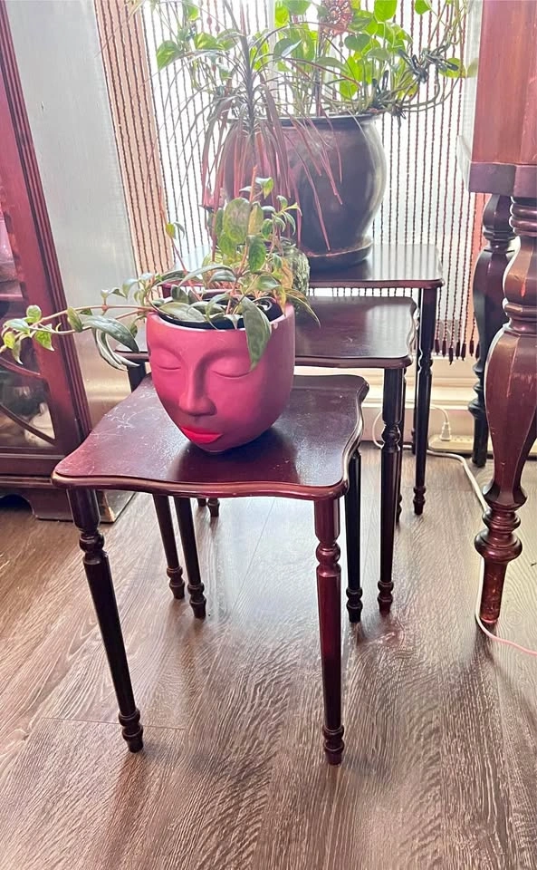Super Cute & Petite Vintage Inspired Nesting Tables