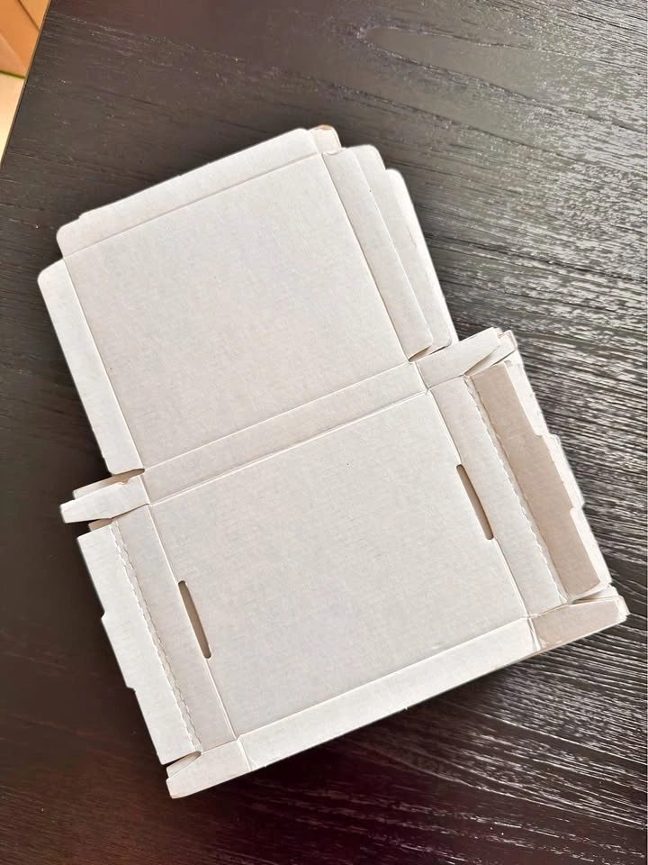 Mini Mailers Shipping Boxes (49 x Med + 24 x Large)