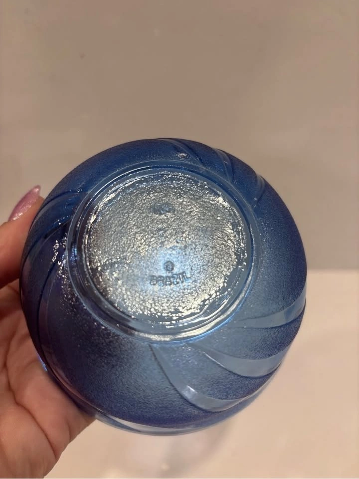 Vintage Brazilian cobalt blue art glass bowl frosted swirl - photo 4