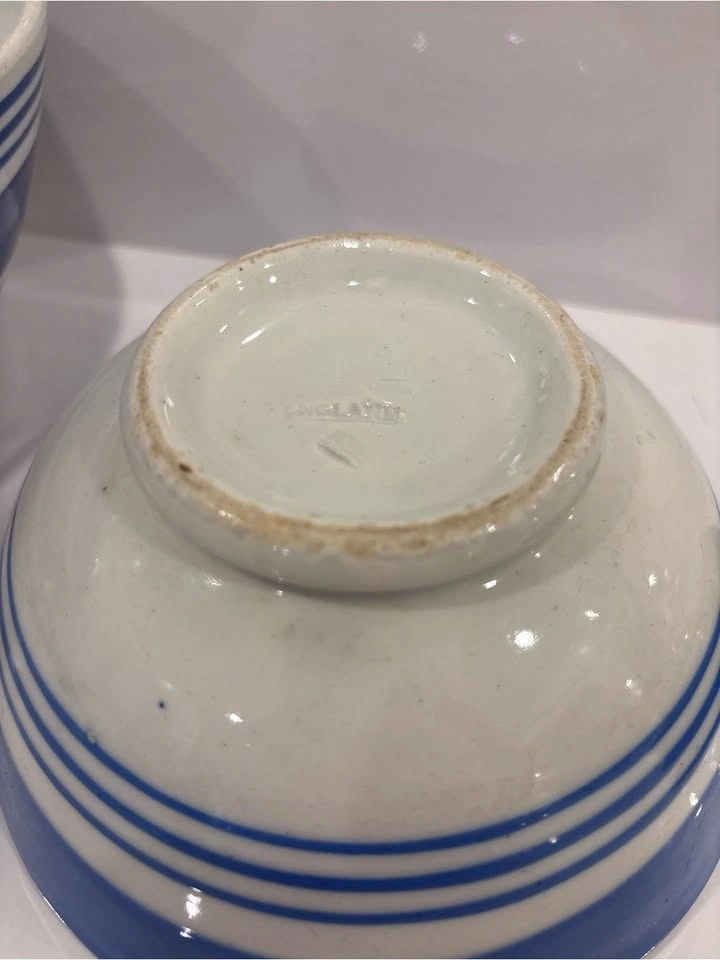 Vintage set of 4 blue banded pottery mixing bowls made in Englan - photo 5