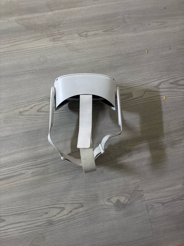 Meta Quest 2 VR Headset – Works – Headset Only - photo 2