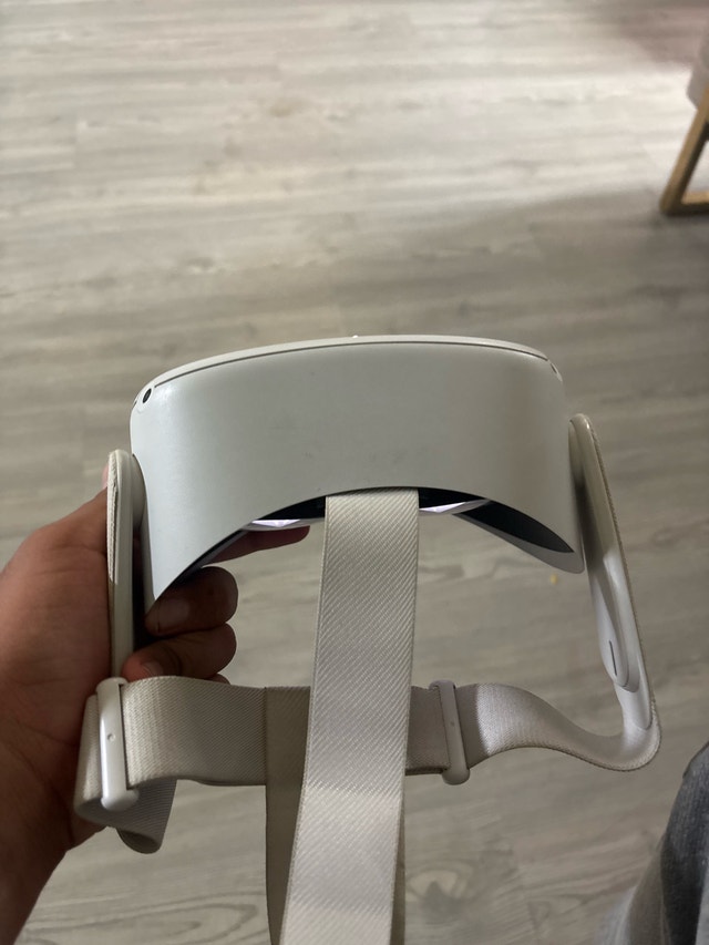 Meta Quest 2 VR Headset – Works – Headset Only - photo 5