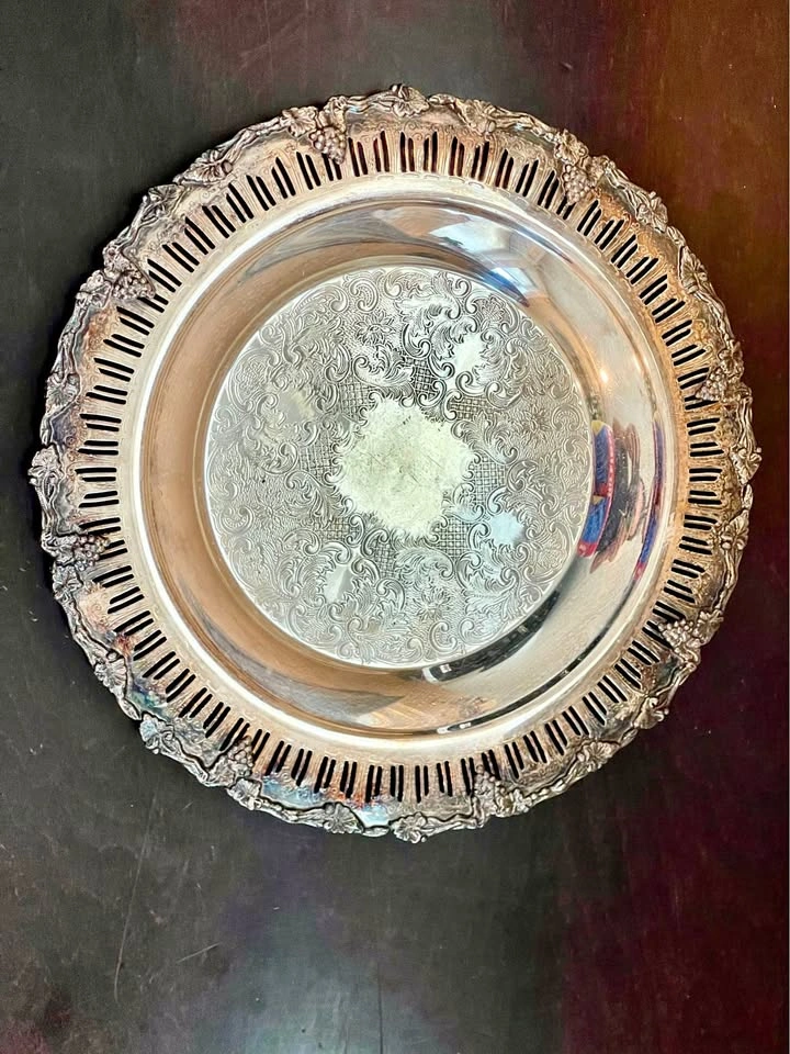 Old English Reproduction E.P.ON Copper 2515 Silver Plated Tray