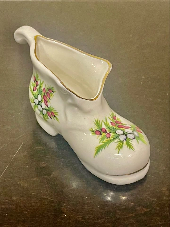 VINTAGE MINIATURE CERAMIC BOOT ORNAMENT floral design 8cm long - photo 3