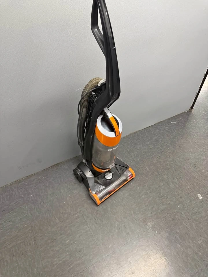 Cleanview Bissel upright vacuum