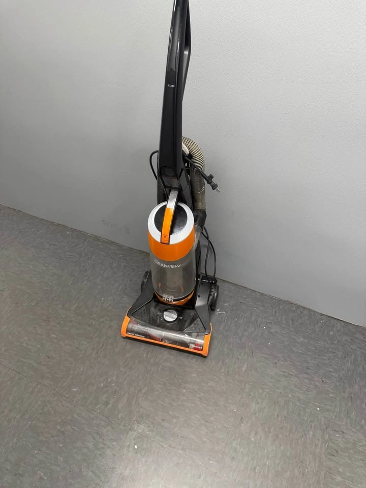 Cleanview Bissel upright vacuum - photo 4