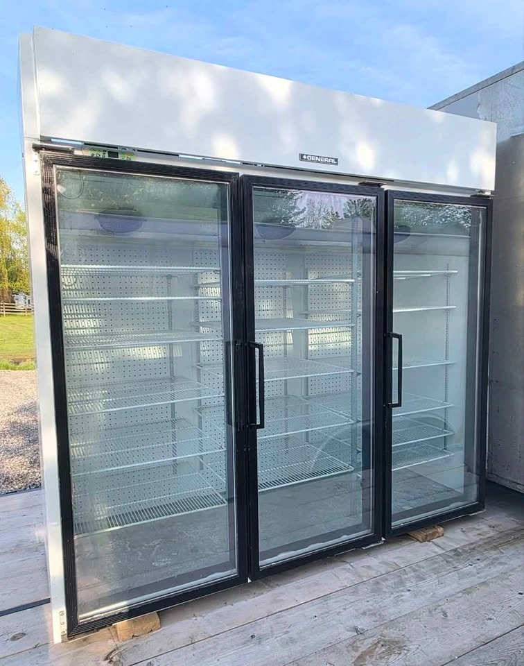 General Refrigeration 3-Door Glass Display Freezer - photo 2
