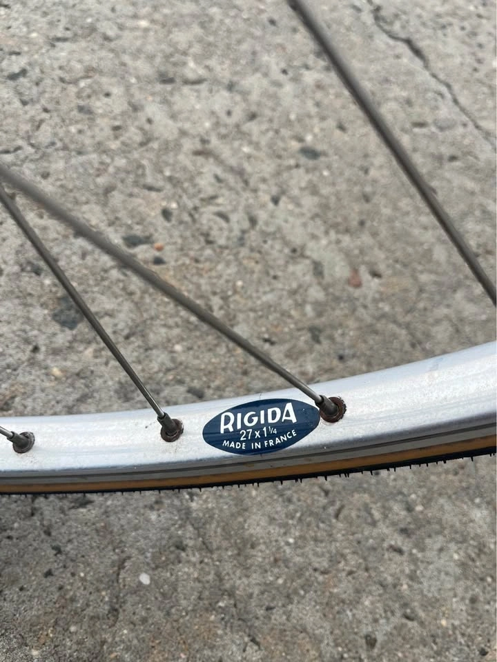 Vintage Peugeot Road Bike with Rigida Rims - photo 3
