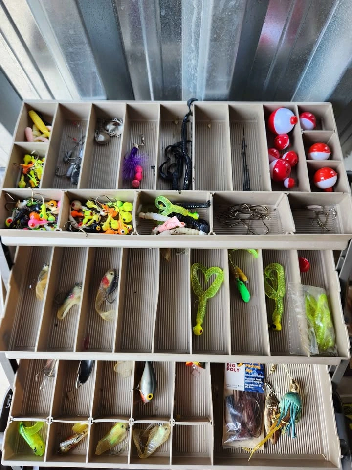 🇨🇦  Bass fishing tackle box - photo 2