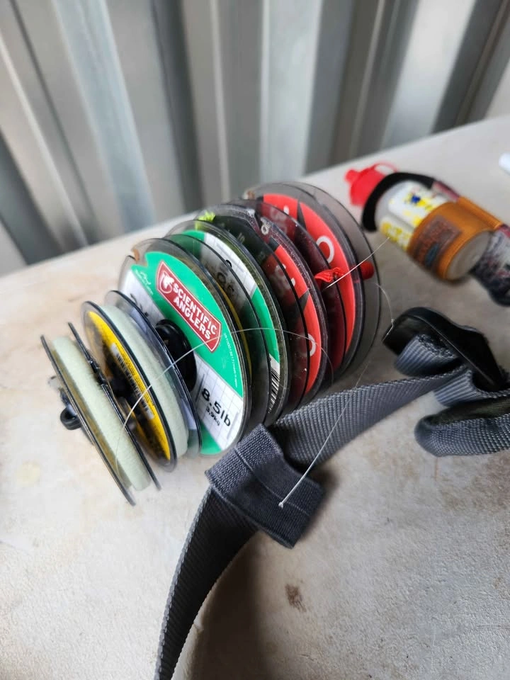 🇨🇦  Fly Fishing gear and vest - photo 4