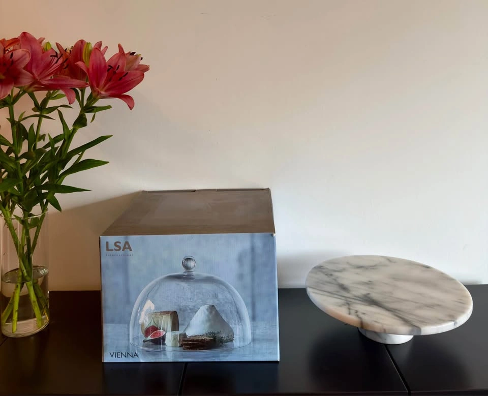 Glass cloche with free marble stand - photo 2