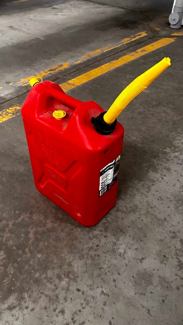 Gas Can - 20L - photo 2