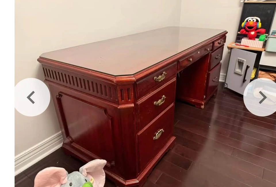 Traditional Executive Desk with Glass Protective Top - photo 2