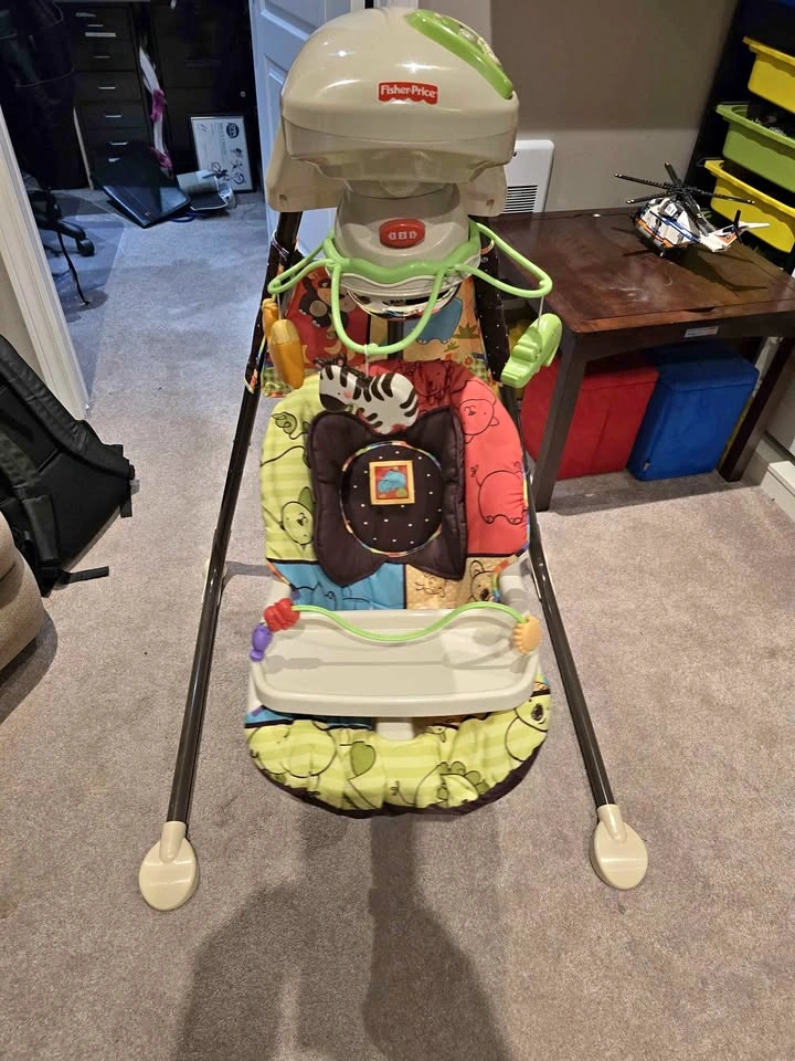 Fisher-Price Luv U Zoo Cradle 'n Swing