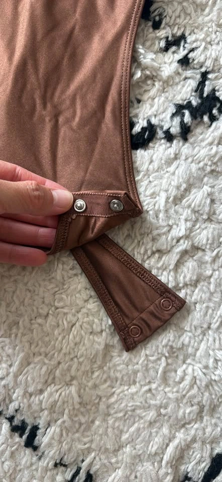 Babaton Aritzia satin bodysuit XS - photo 4