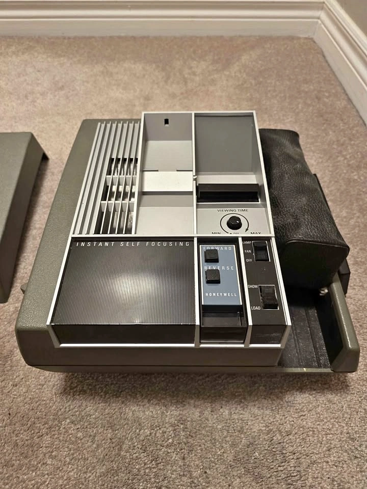 Honeywell Preview 630 Slide Projector