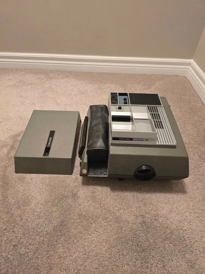 Honeywell Preview 630 Slide Projector - photo 3
